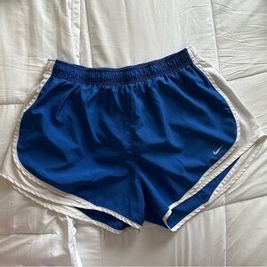 Nike women’s tempo running shorts